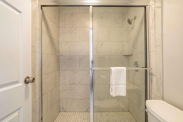 Bathroom 4, Baymont by Wyndham Montgomery AL, Montgomery