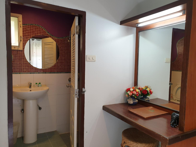 Bathroom 4, P.P. Casita Hotel-Adult Only, Mueang Krabi