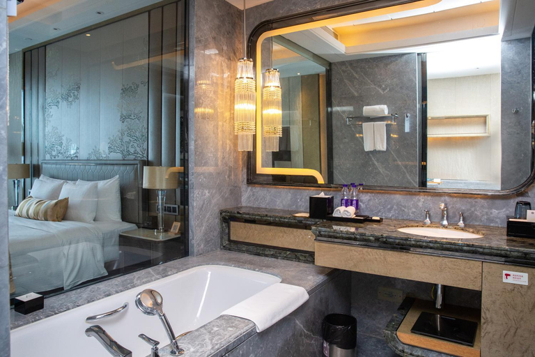 Bathroom 2, Pullman Yantai Center, Yantai