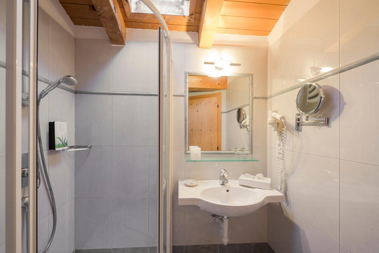 Bathroom 4, Naturhotel Gruberhof, Bolzano