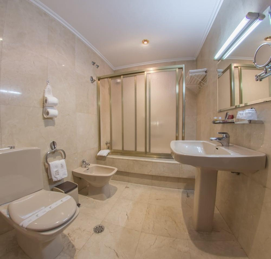 Bathroom 4, Hotel Don Pepe, Pontevedra