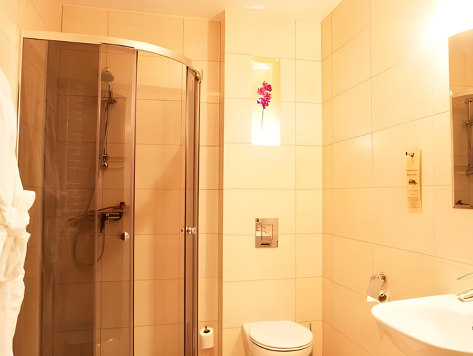 Bathroom 3, Hotel Rycerski, Będzin