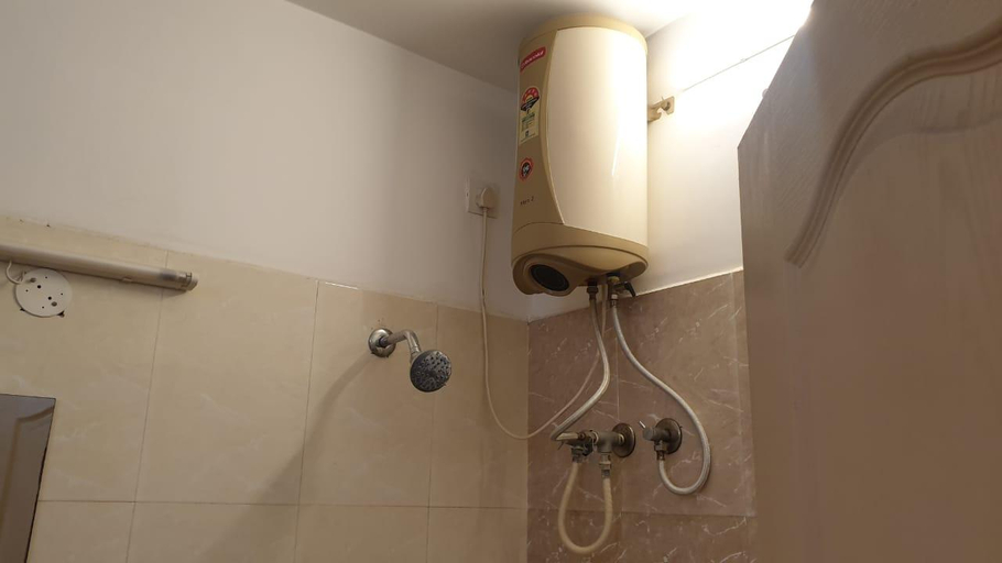 Bathroom 3, Hotel Blue Dawn Suites, Hyderabad