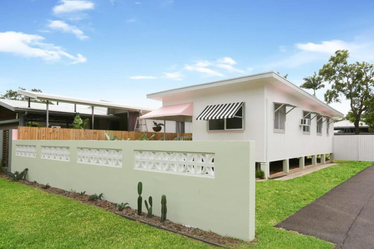 Exterior & Views, Tropicana Bungalow - Retro Getaway, Cairns