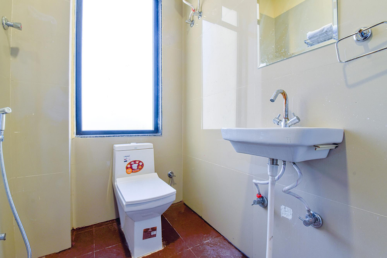 Bathroom, FabHotel Golden Manor Inn, Jaipur