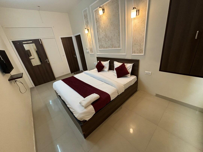 Bedroom 2, Majestic Heights Hotel, Jaipur