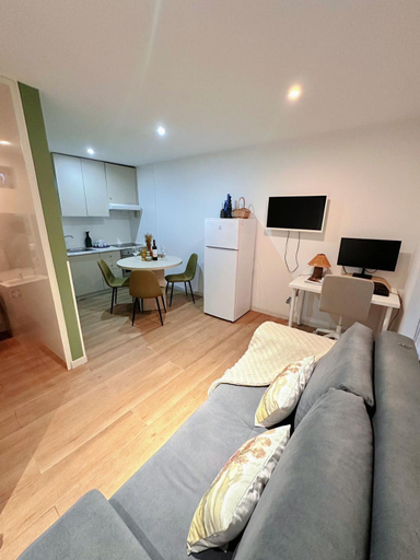 Others 2, Downtown A whole house duplex designed for remote work and near metro lapa, Porto