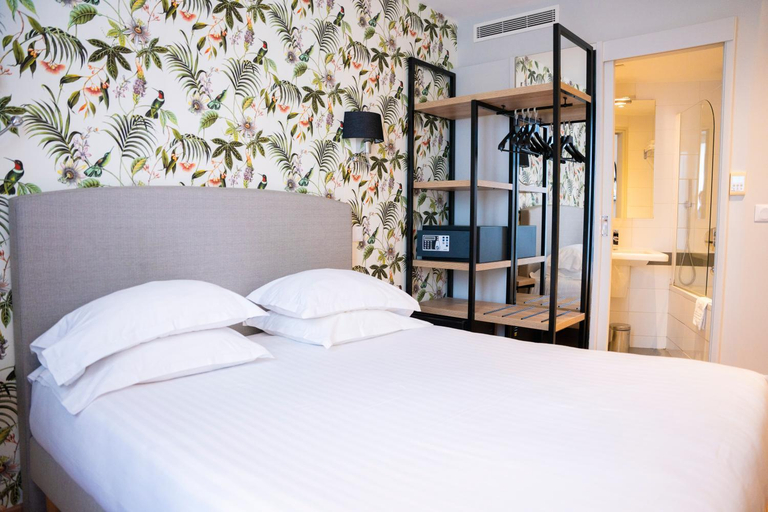 Bedroom 3, Verlain, Paris