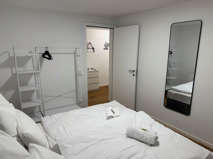 Bedroom 3, KC Hostings - Prestige Apartments, Reutlingen