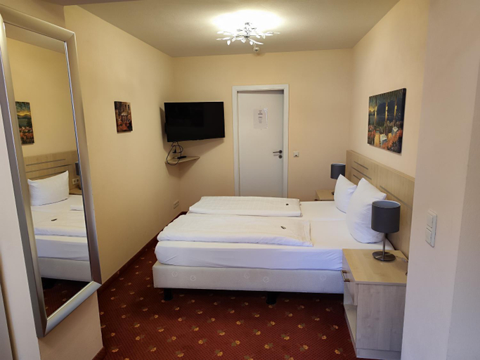 Bedroom 3, Hotel Altes Weinhaus, Neustadt an der Weinstraße
