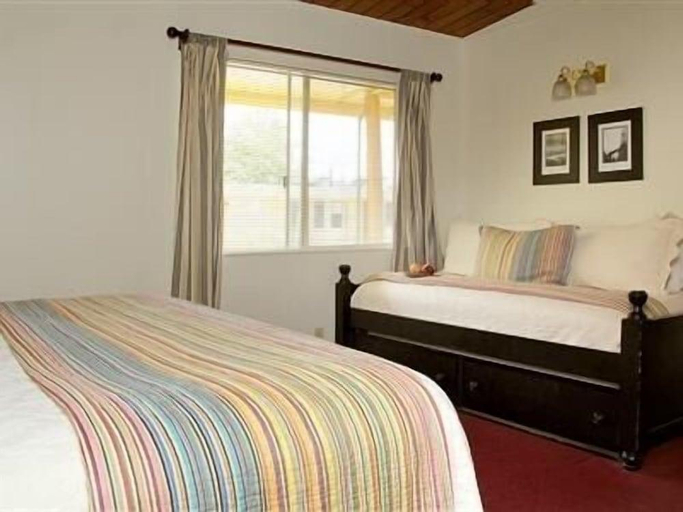 Others 2, Redwood Suites, Humboldt