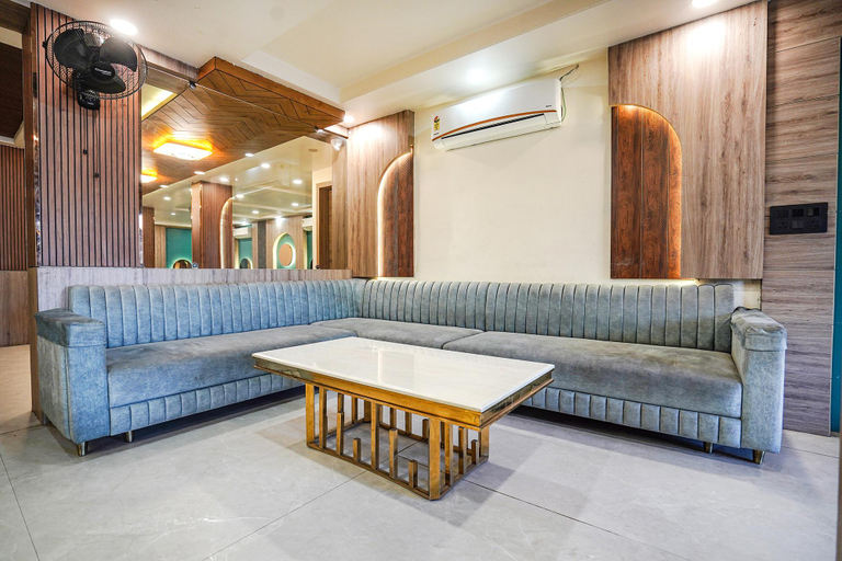 Public Area 2, Fabhotel Shrinath Casa Inn, Raisen