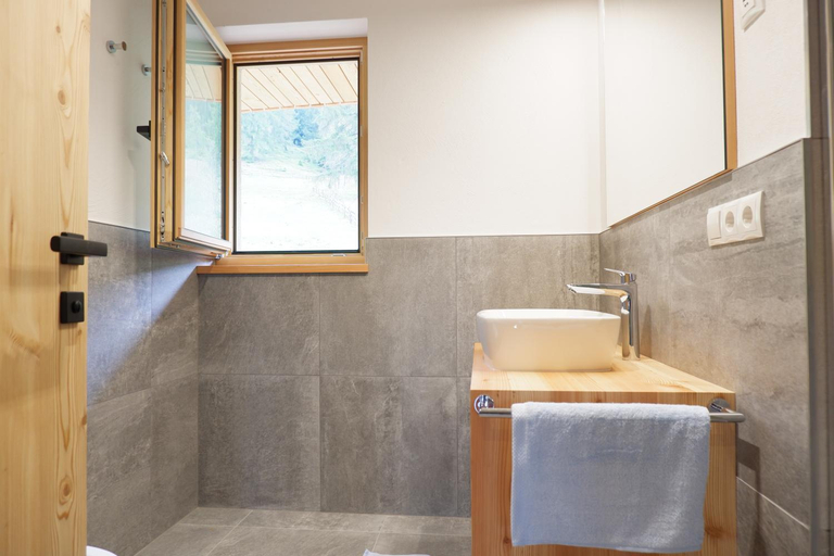 Bathroom 1, Wolfhof_Ritten, Bolzano