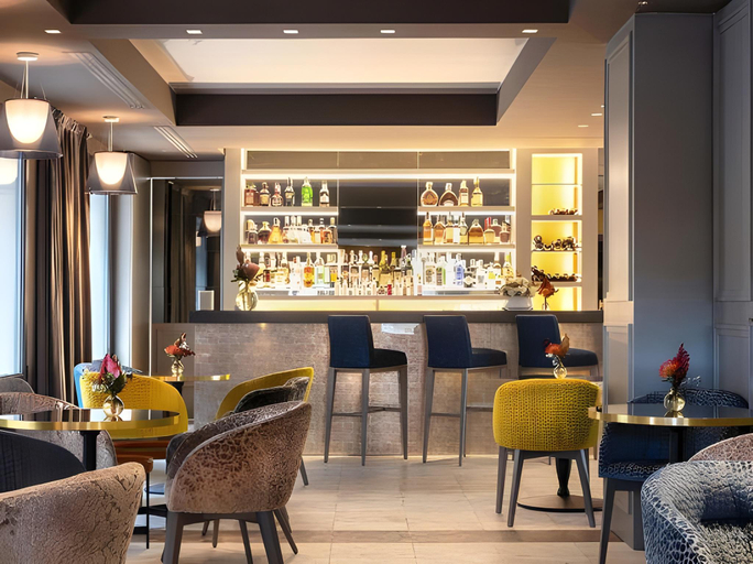 Food & Drinks 5, Palazzo Doglio, Cagliari