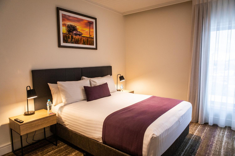 Bedroom 2, Porter's Plainland Hotel, Laidley