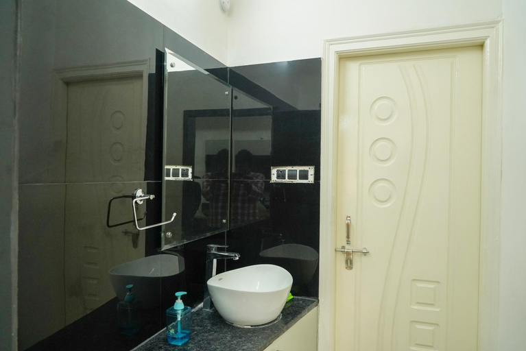 Bathroom 3, N Cube Service Apartment, Hyderabad