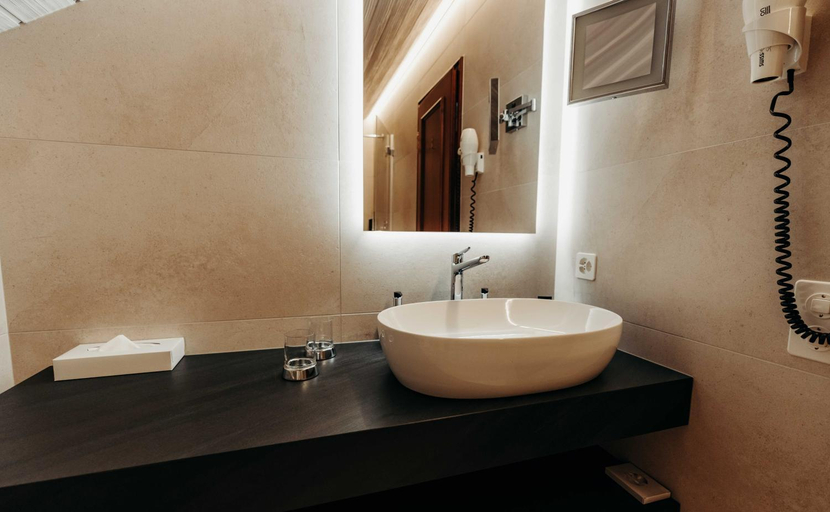 Bathroom 4, Hotel Castello Seeschloss, lake & pool castle, Locarno