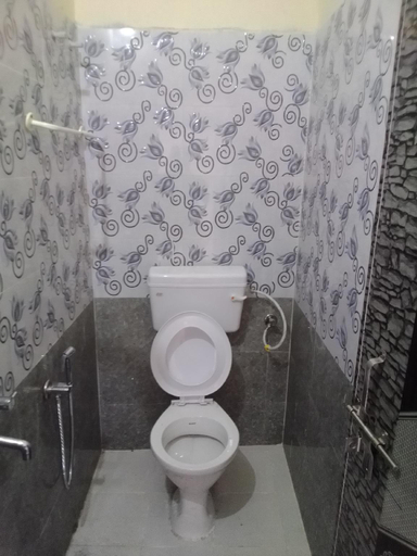 Bathroom, Hotel Mukesh residency, Hyderabad
