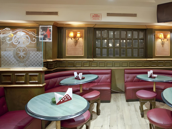 Food & Drinks 4, Ohris Baseraa, Hyderabad