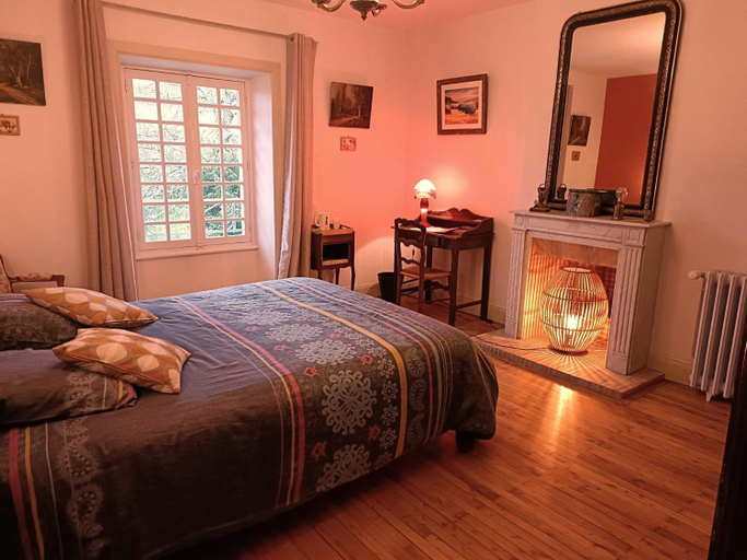 Bedroom 2, Chateau Ol Puech, Cantal