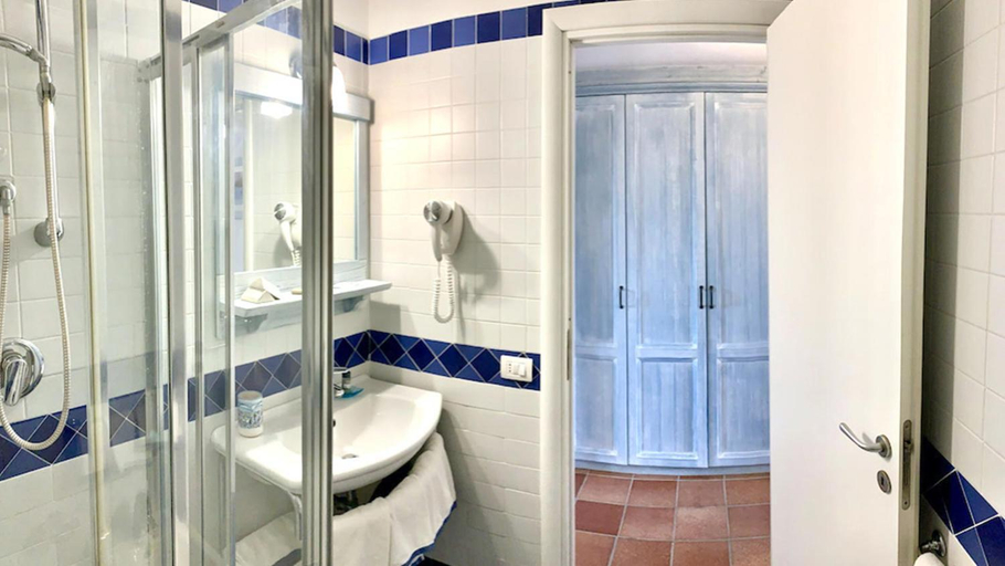 Bathroom 5, Villaggio Cala La Luna, Trapani
