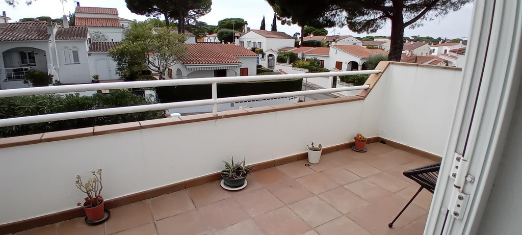 Exterior & Views, El mon, Girona