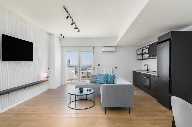 Others 4, Celine: Apartments in the center, Central Macedonia