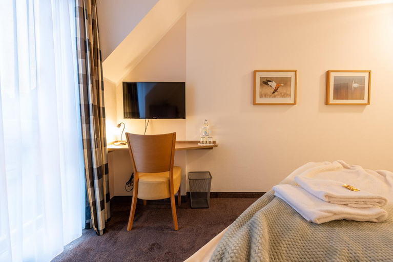 Bedroom 2, Hotel Nibelungen Hof, Wesel