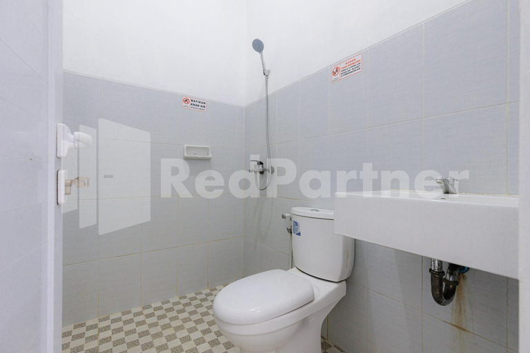 Bathroom, Sanama Kostel 2 Syariah Lampung RedPartner, Bandar Lampung