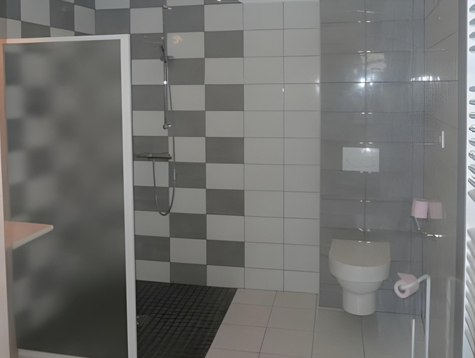 Bathroom 4, Hotel Restaurant 3 Chateaux, Haut-Rhin