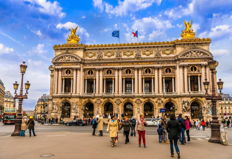 Nearby attraction, Sweett - Pavillon Opera, Paris