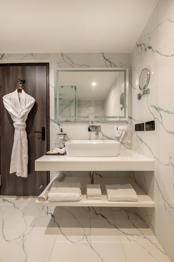 Bathroom 4, Pink Pearl Hotel And Fun City, Jaipur
