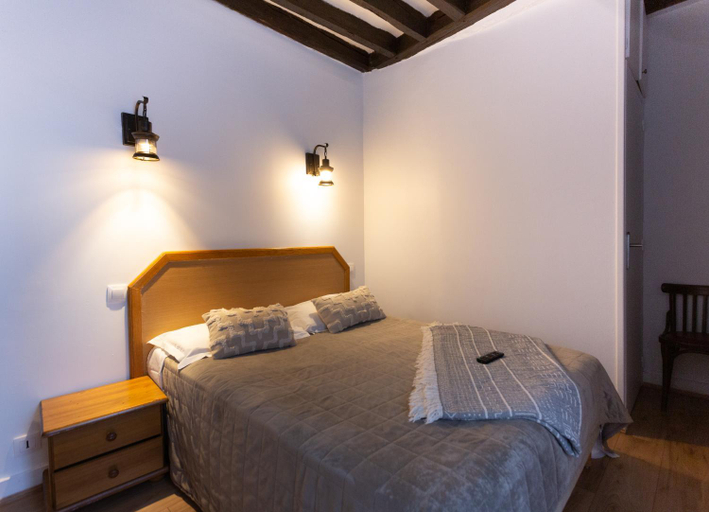 Bedroom 4, Hotel Leonard de Vinci II, Paris