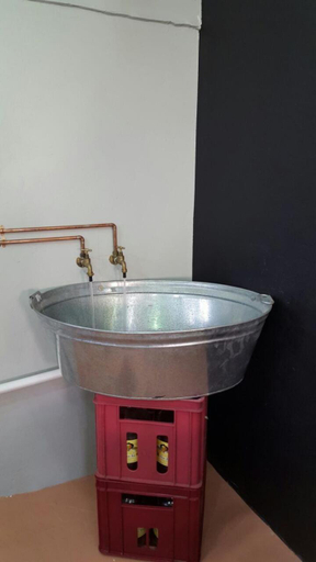 Bathroom, The Backpack Shack, Eden