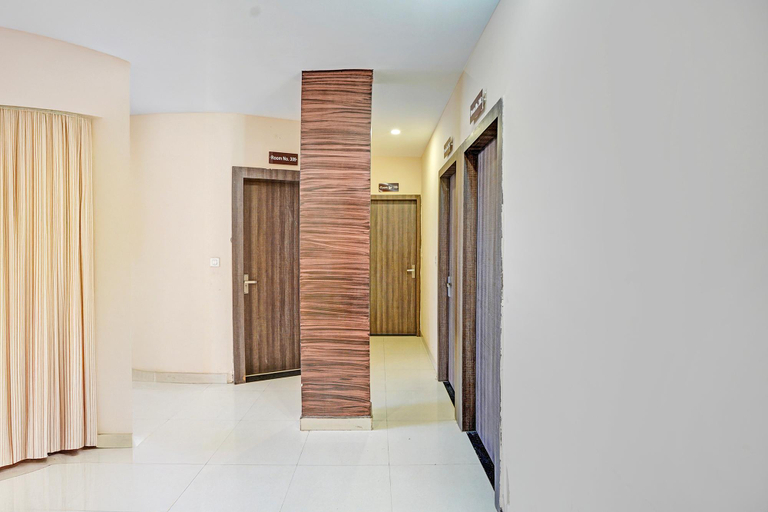 Public Area 2, Fabhotel Paras Palace, Bhopal