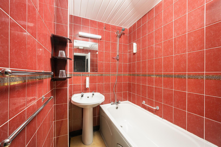 Bathroom 4, The County Hotel, Cumbria