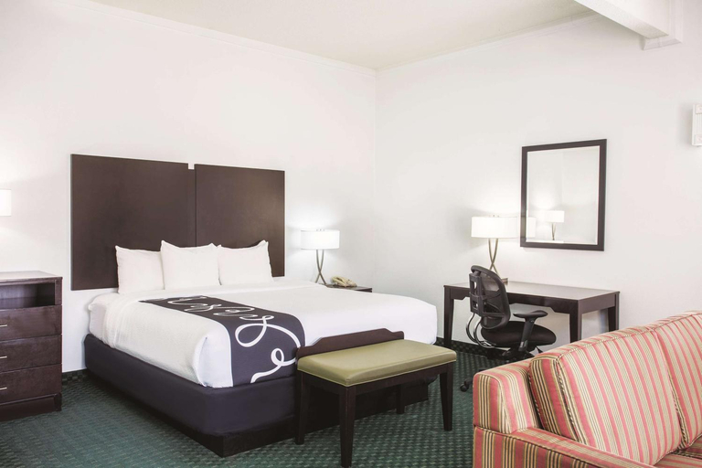 Bedroom 3, University Inn, Alameda