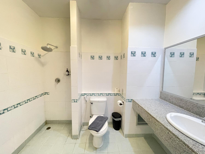 Bathroom 4, Ben's House, Mueang Krabi