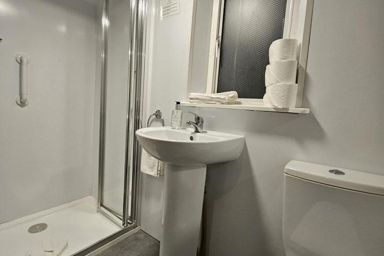 Bathroom, Bush Hotel
