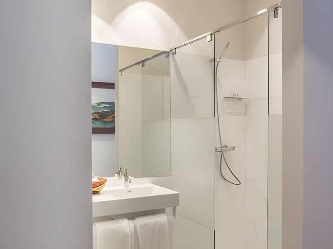 Bathroom 5, The Editory House Ribeira Porto Hotel, Porto