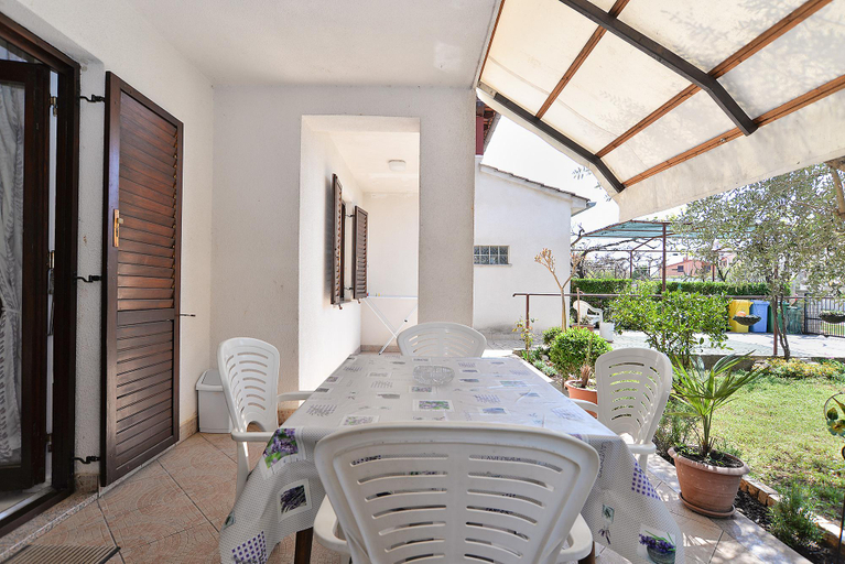 Others 5, Apartment 108, Fažana