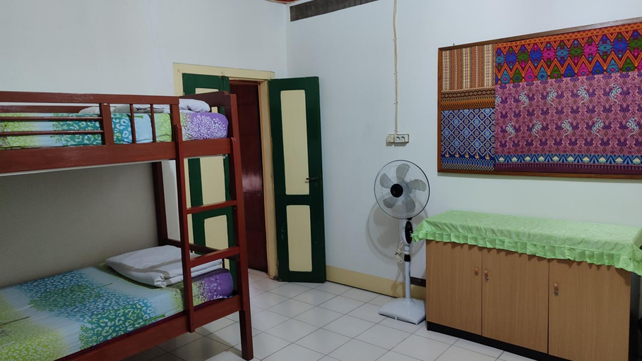 Bedroom 2, MJR Ticketing Guest House , Manggarai