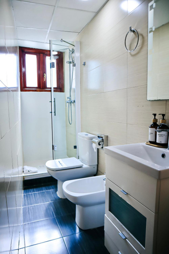 Bathroom 3, Happy Apartments Valencia – Lope de Vega, Valencia