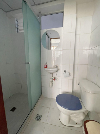 Bathroom 5, Lobo Hostel La Paz, Pedro Domingo Murillo