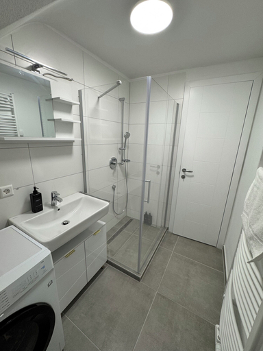 Bathroom 5, KC Hostings - Prestige Apartments, Reutlingen