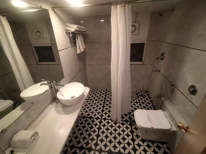 Bathroom 4, HOTEL AMER PALACE, Bhopal