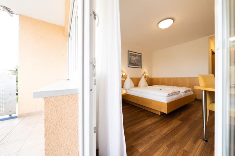 Bedroom 3, ates Hotel Kehl, Ortenaukreis
