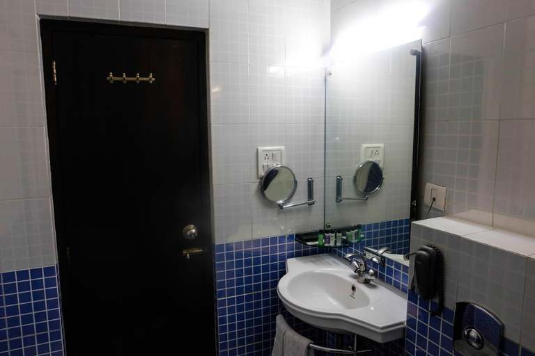 Bathroom 4, Capitol Residency, Ranchi