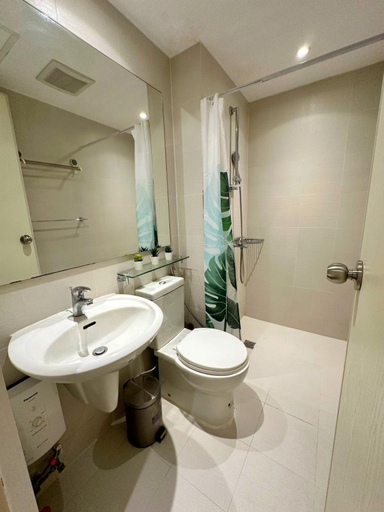 Bathroom, Azure Urban Residences, Parañaque