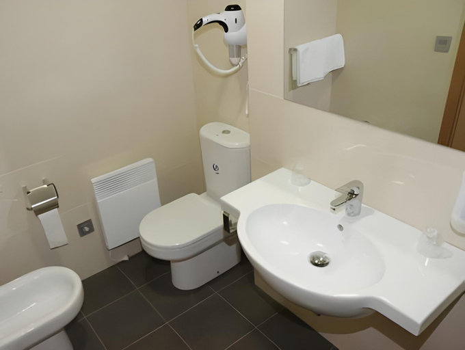 Bathroom 3, Hotel Abades Via Norte, Burgos
